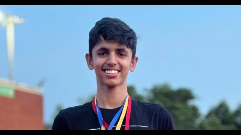 സിബിഎസ്ഇ ദേശീയ നീന്തൽ ചാംപ്യൻഷിപ്പിൽ മലയാളി കയ്യൊപ്പ്; മിന്നിത്തിളങ്ങി സമർഥ് ജോഷി